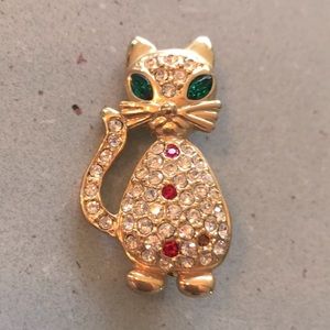 Cat Brooch Vintage Style Green Eyes Red Buttons